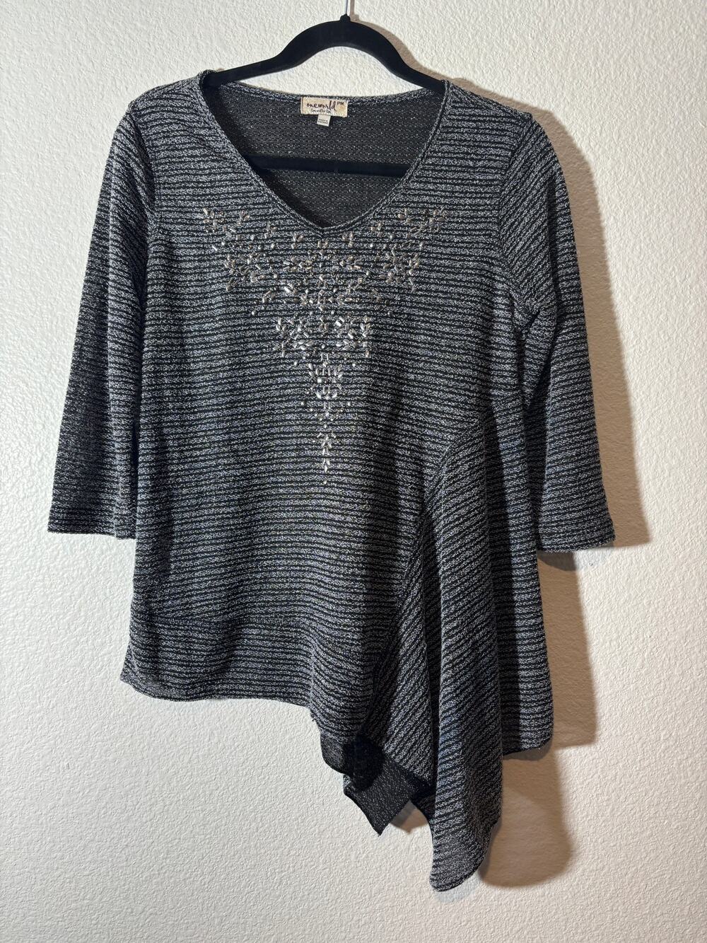 One World Size Petite M Gray Asymmetric Striped Embellished V-Neck Boho Top